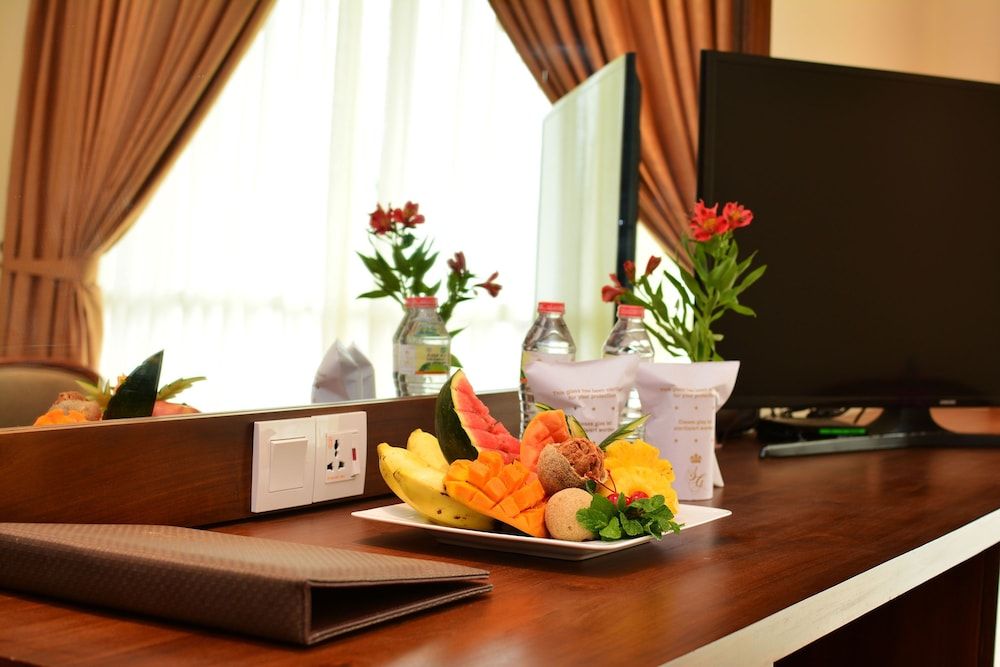 Grand 103 Deluxe Quadruple Room 2