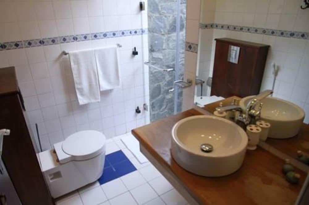 Thamaya Heritance Tangalle Villa, 5 Bedrooms, Garden View, Garden Area 11