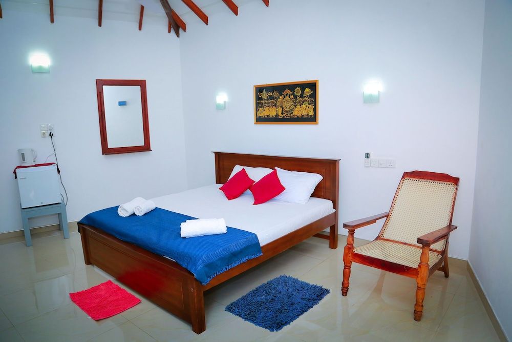 Comfort Bungalow, 1 King Bed, Lagoon View, Lakeside