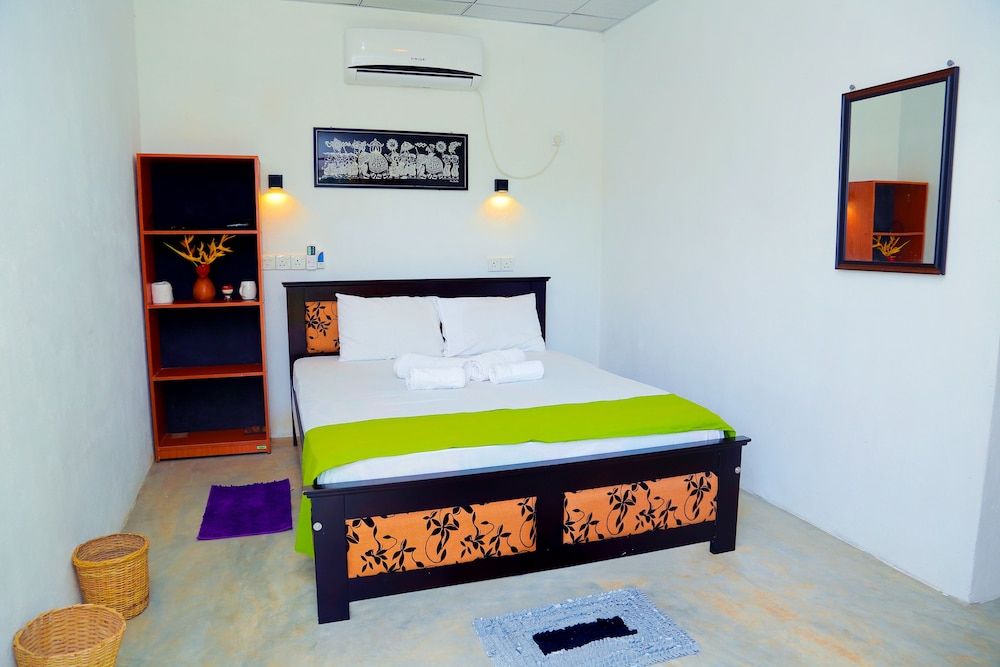 Comfort Bungalow, 1 King Bed, Lagoon View, Lakeside