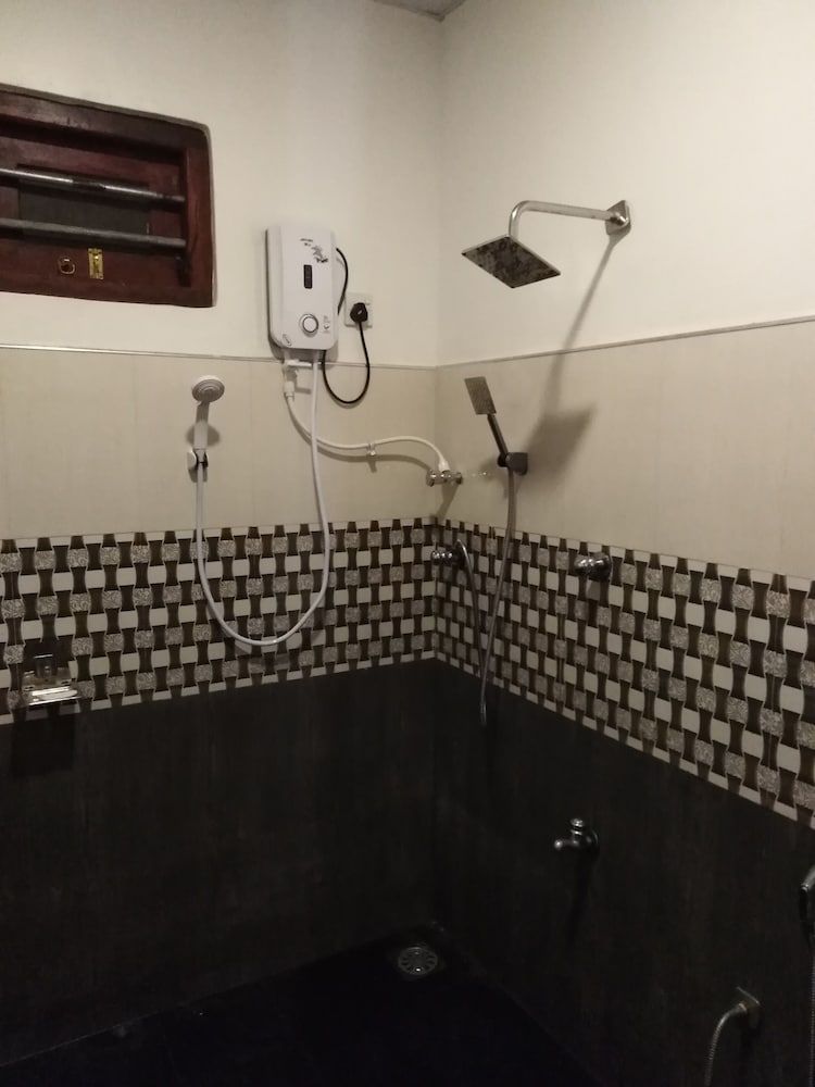 Ranmitha Villa Deluxe Triple Room, 1 Bedroom, Kitchen, Garden View 5