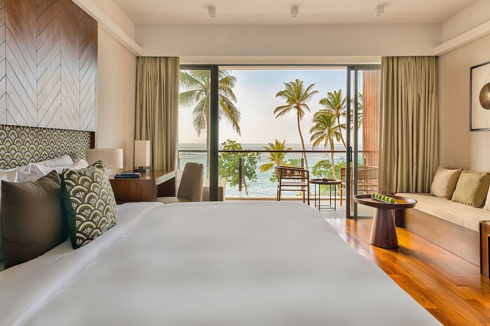 undefined Le Grand Galle 4