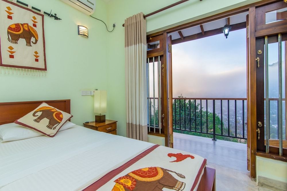 Jack Tree Lodge Deluxe Room, 2 Bedrooms, Private Bathroom, Mountain View 2