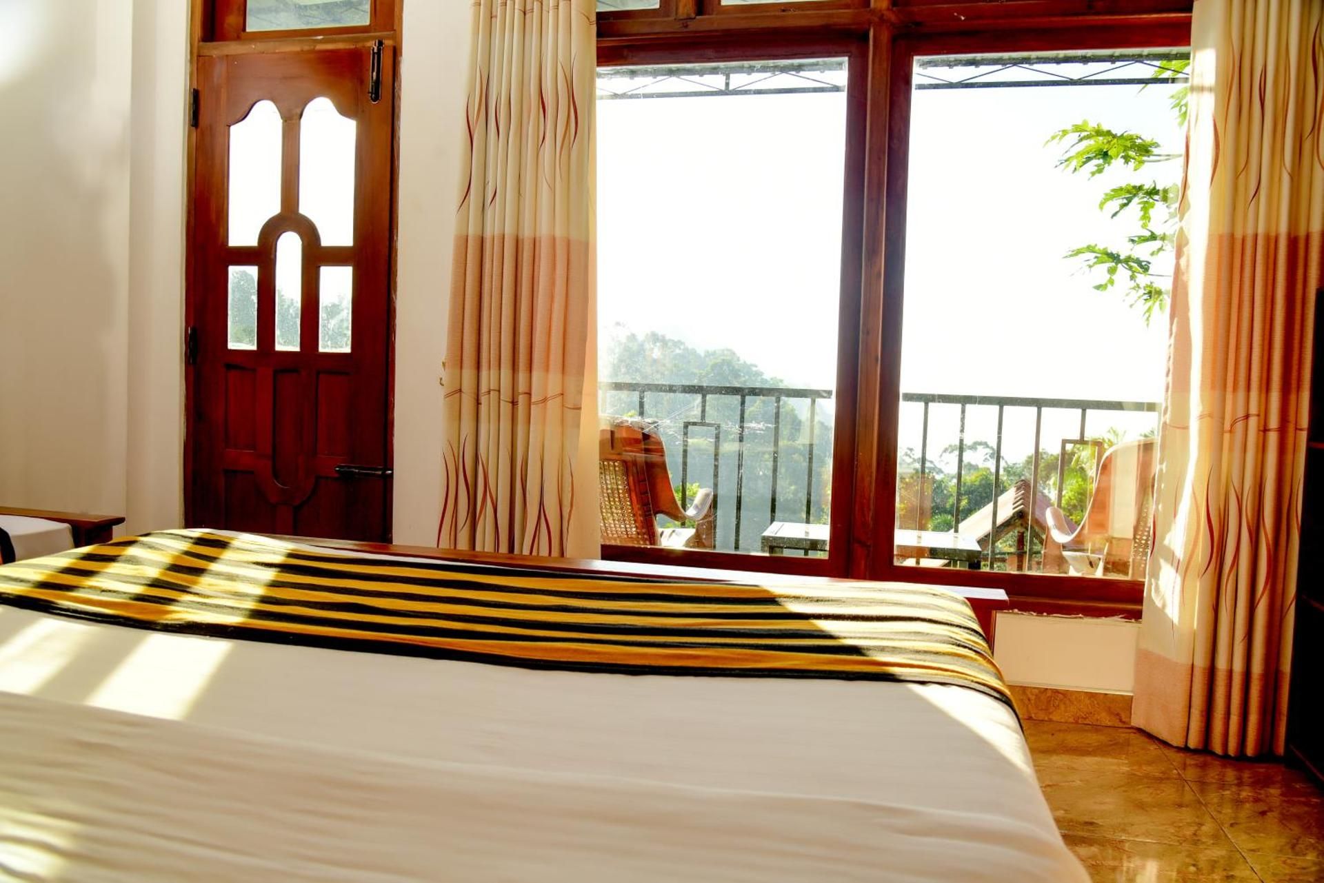 Deluxe Double or Twin Room with Balcony