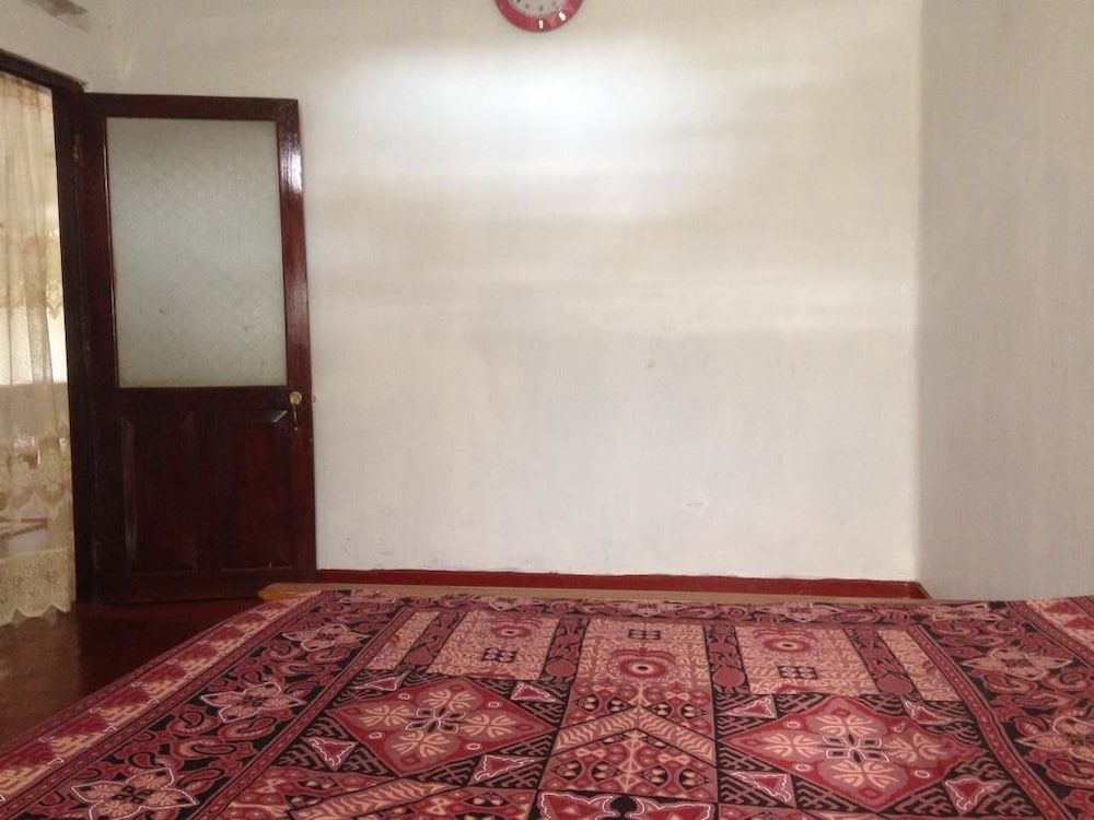 undefined Villahredpalm 4