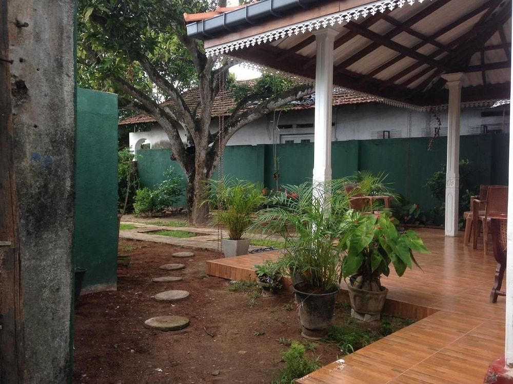 undefined Villahredpalm 7