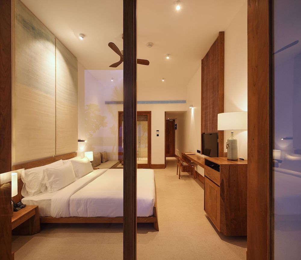 Riff Hikkaduwa Deluxe Double Room, 1 King Bed, Balcony, Ocean View 6
