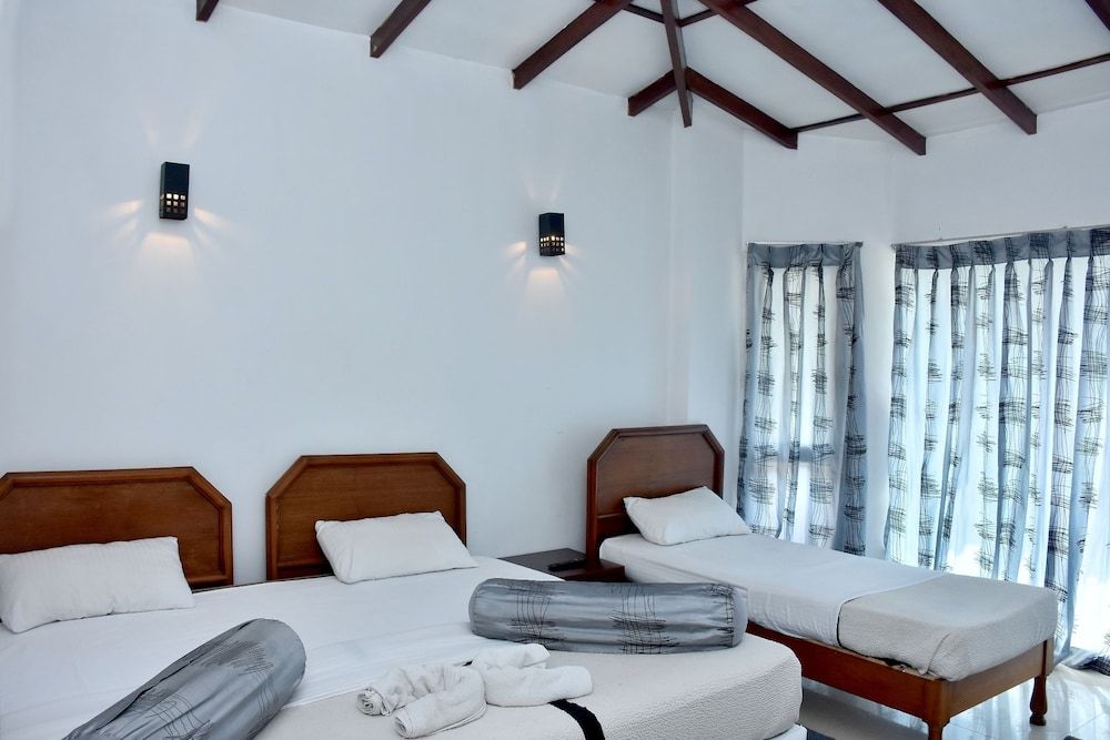 Hotel Hill View Deluxe Triple Room, 1 Bedroom, Hill View 3