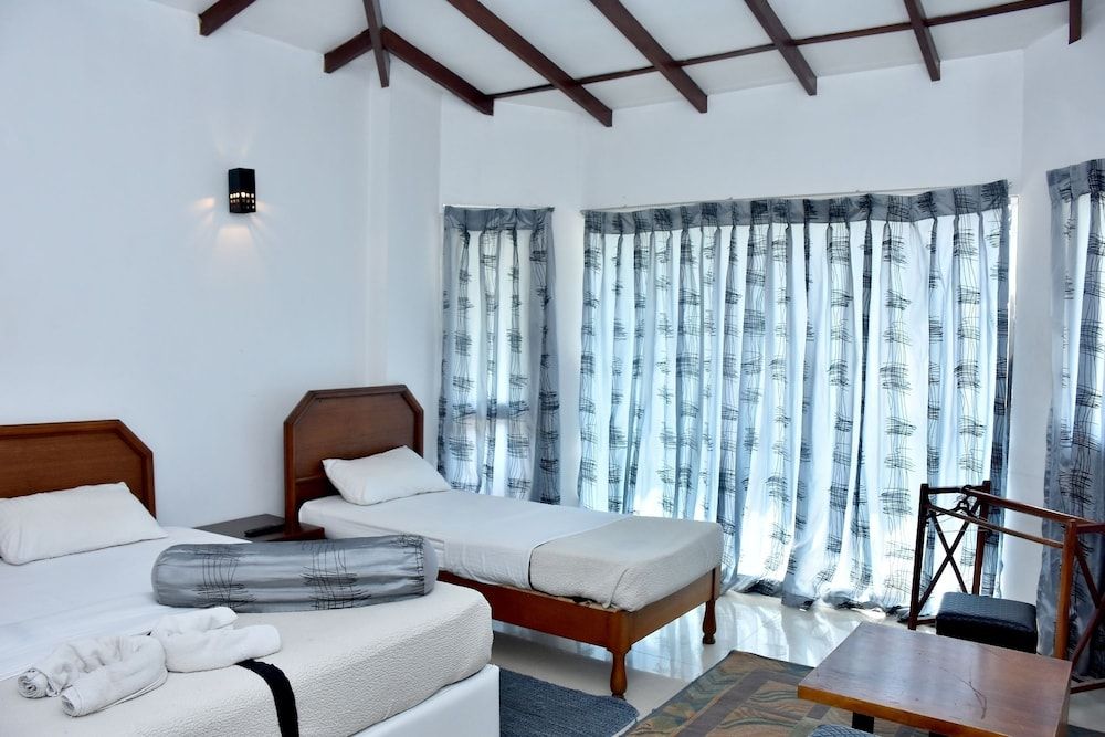 Hotel Hill View Deluxe Triple Room, 1 Bedroom, Hill View 4