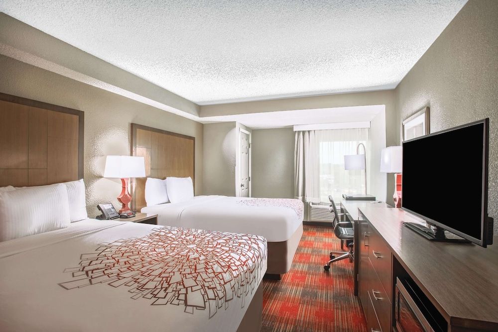 Room, 2 Queen Beds, Accessible, Non Smoking (Roll-In Shower)