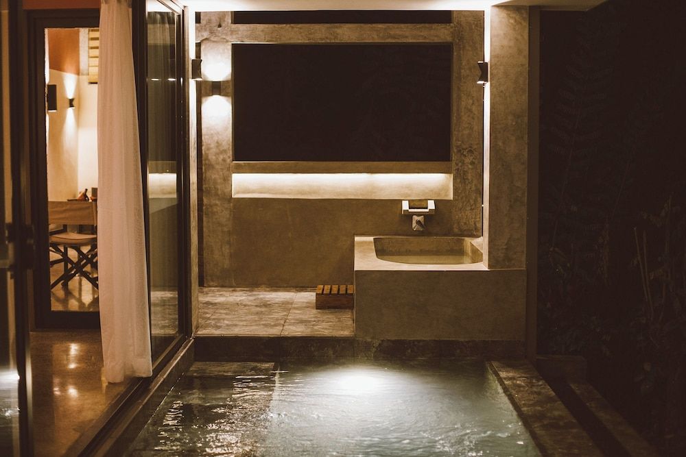 Aarunya Nature Resort &  Spa Sky Habitat Villa 8