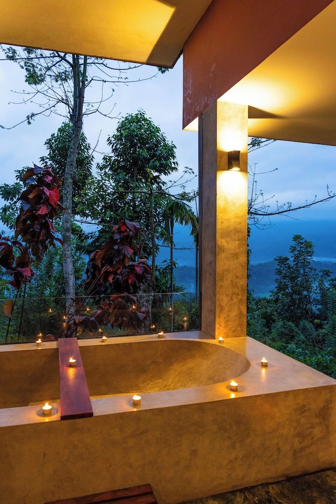 Aarunya Nature Resort &  Spa Sky Habitat Villa 4