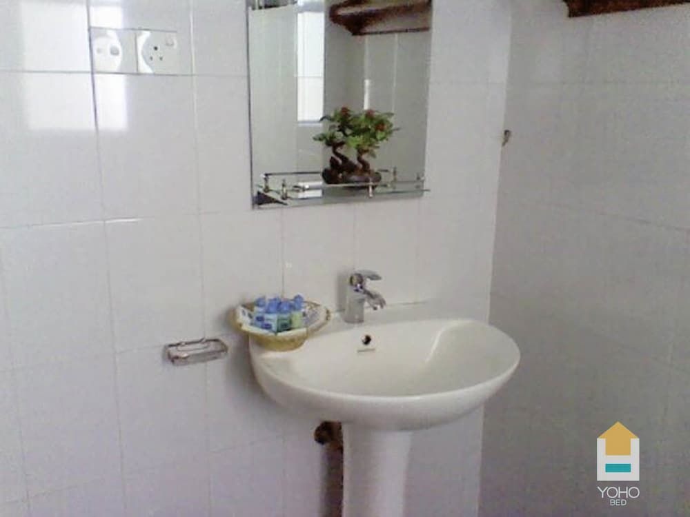 Yoho Pello Lake Resort Standard Triple Room 2