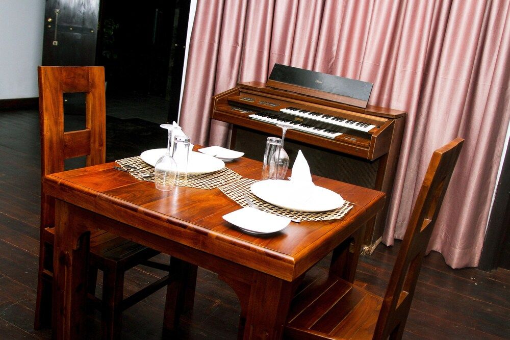 undefined Top Venice 9