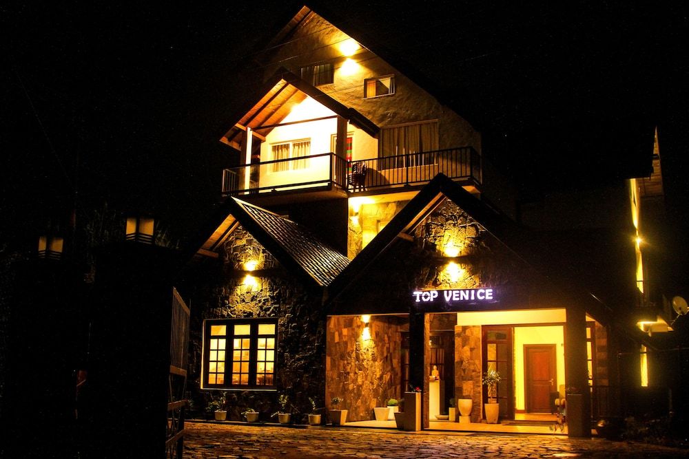 undefined Top Venice 7