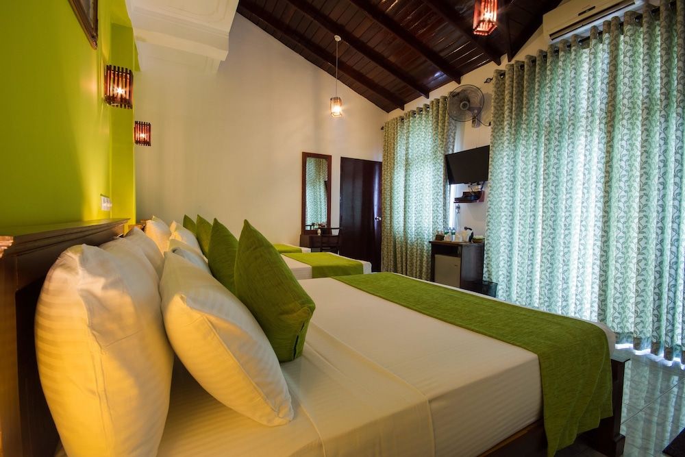 undefined Ceyloni Lake View 10