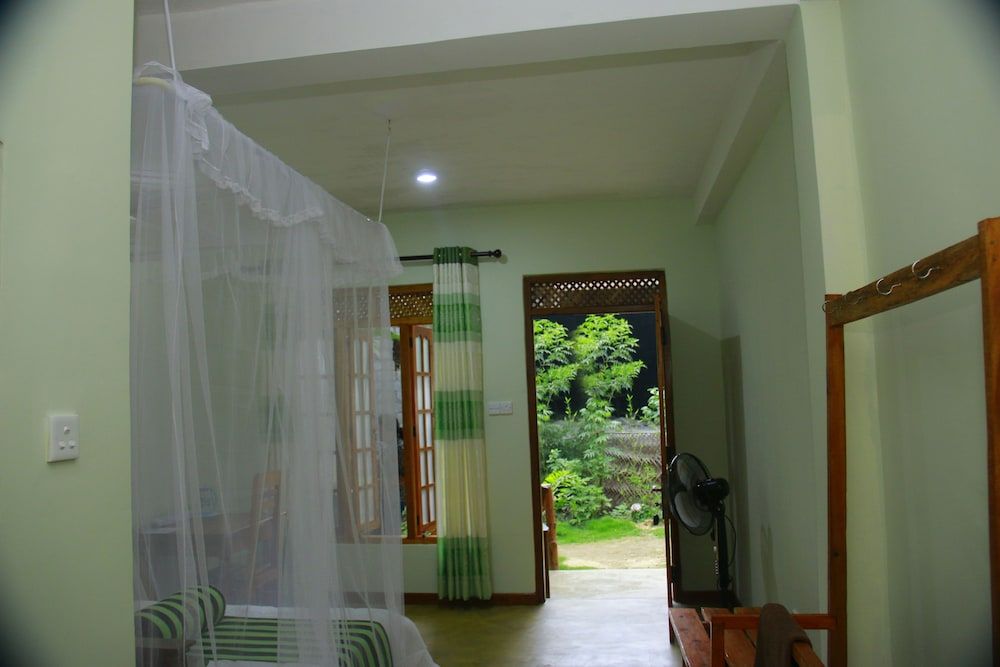 Dinaro Guest Double Room 8