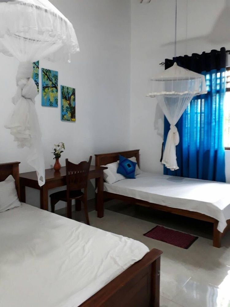Economy Double Room Single Use, 1 Double Bed, Smoking, Garden View