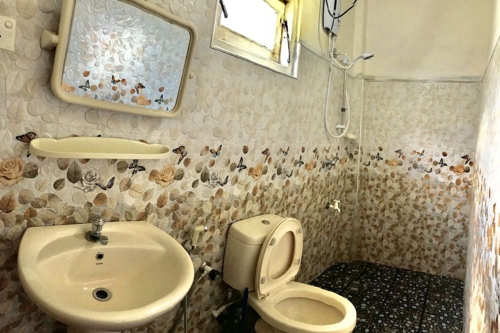 Nuwara Eliya Redrock Guest Family Room 2