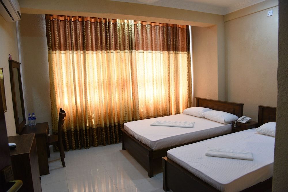 Sain Regincy Deluxe Triple Room 3