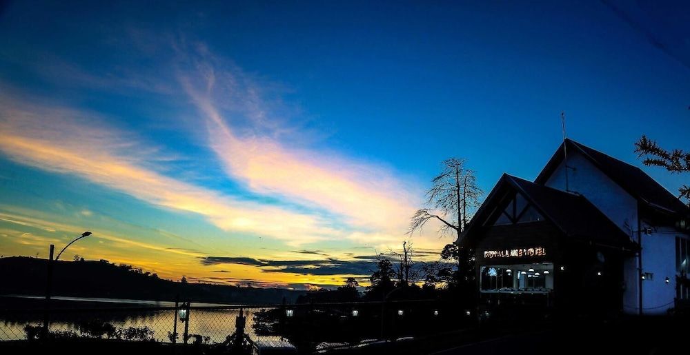 undefined Royal Lake Hotel 4