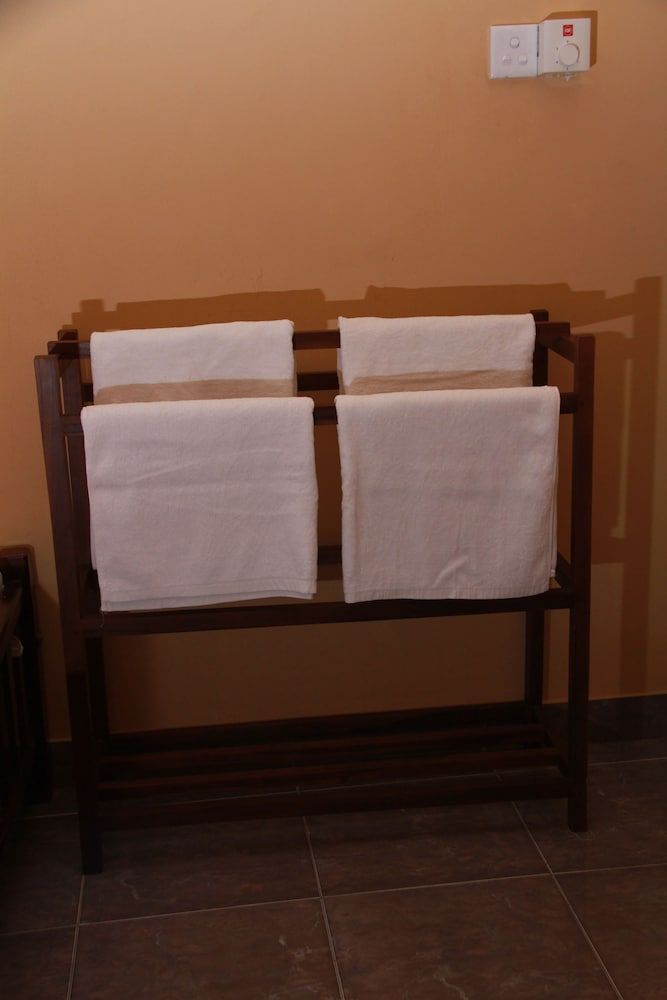 Anura Guest Inn Family Triple Room, 2 Bedrooms, Private Bathroom, Ground Floor 9