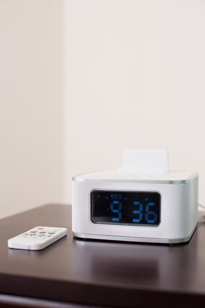 Earl's Red Colombo Deluxe Triple Room, 1 Bedroom 5