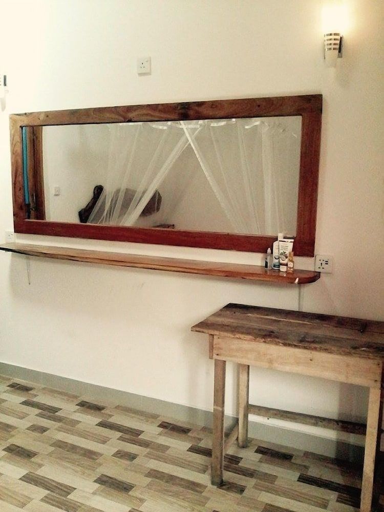 Hilltop Bungalow Double Room (Lavendar) 3