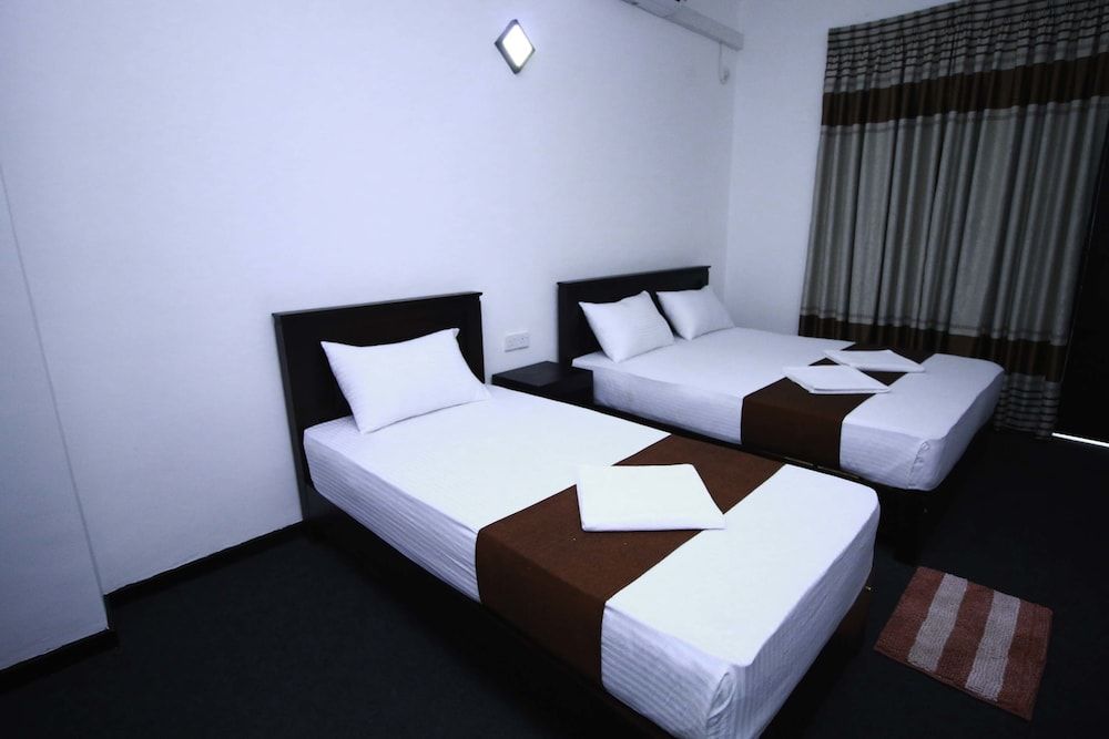 Yoho Bro Colombo 03 Deluxe Triple Room 11