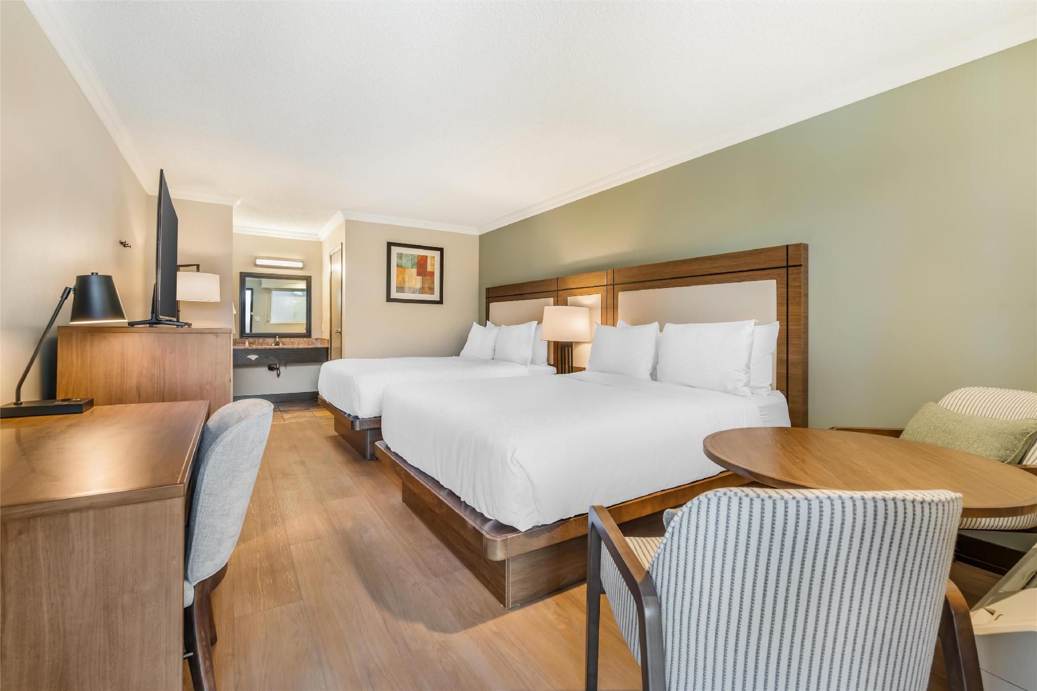 2 queen beds, nonsmoking