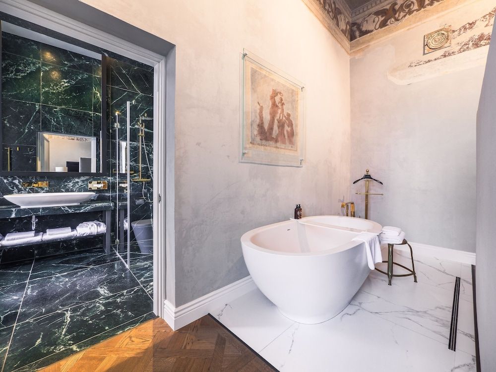 Hotel Pacai, a Member of Design Hotels Signature Suite (Courtyard) 4