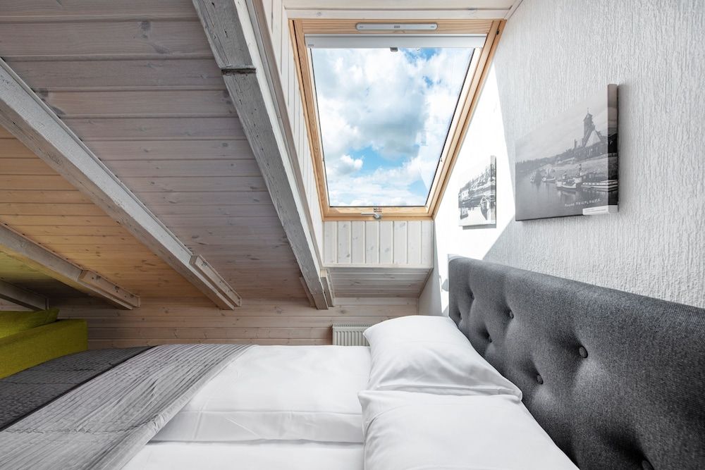 Piano Apartments Family Studio Suite, 1 Queen Bed with Sofa bed, River View 3