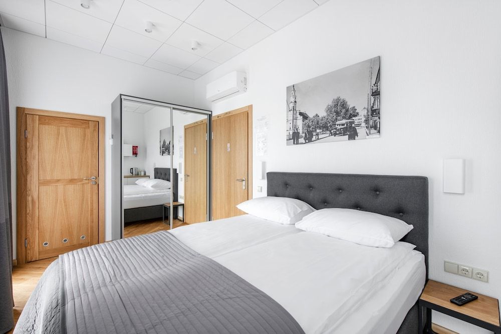 Piano Apartments Deluxe Double Room, 1 Queen Bed, River View 8