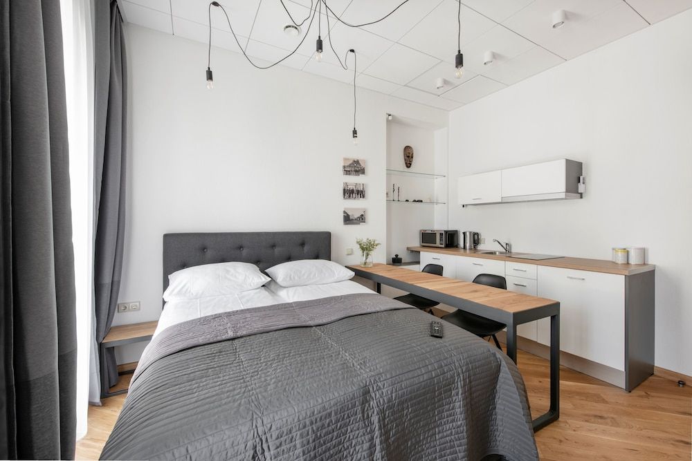 Piano Apartments Deluxe Double Room, 1 Queen Bed, River View 3