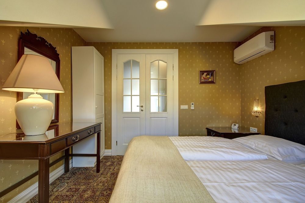 German 18 - Luxury Vilnius Apartment Royal Penthouse, City View, Courtyard Area 9