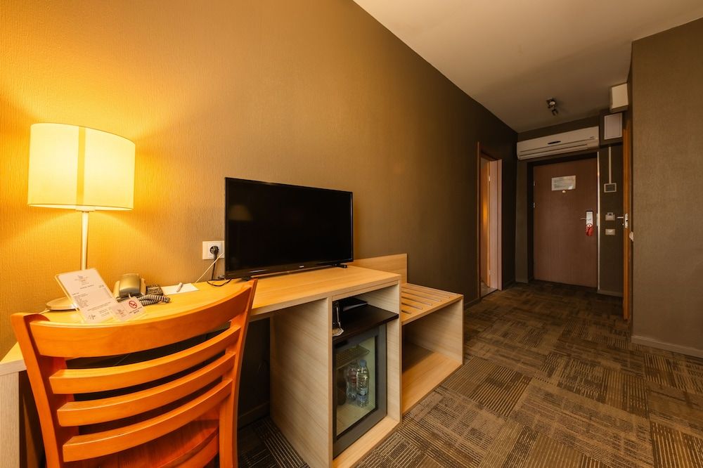 Liva Hotel Standard Single room with Gym access 6