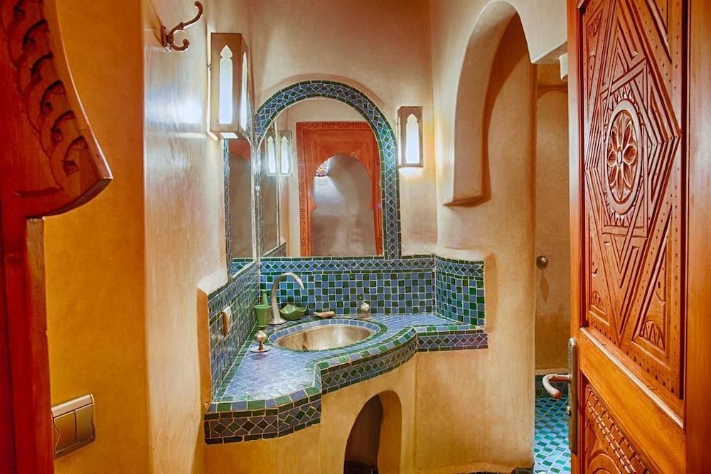 Riad Kenzo Superior Double Room 7