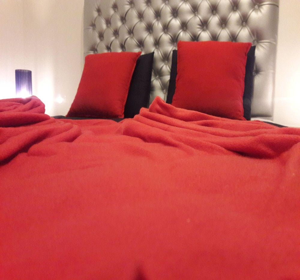 undefined The Seven Apartments 9