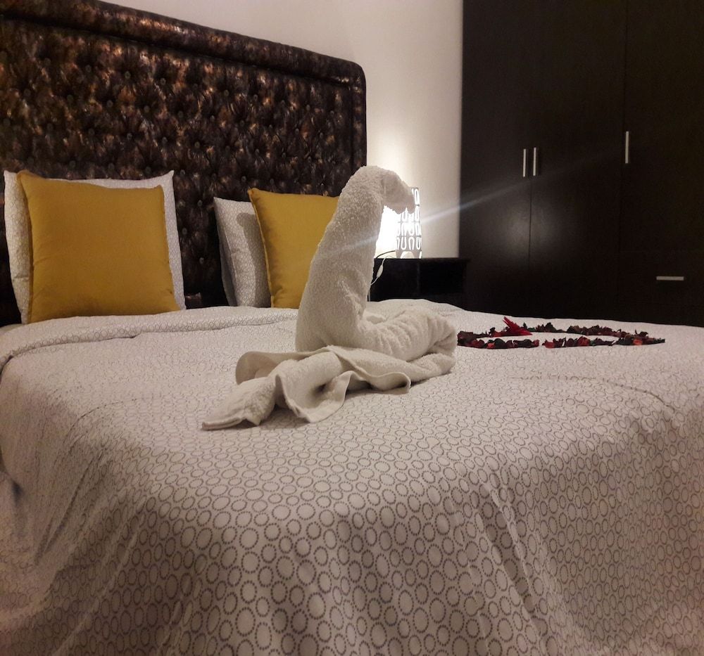 undefined The Seven Apartments 4