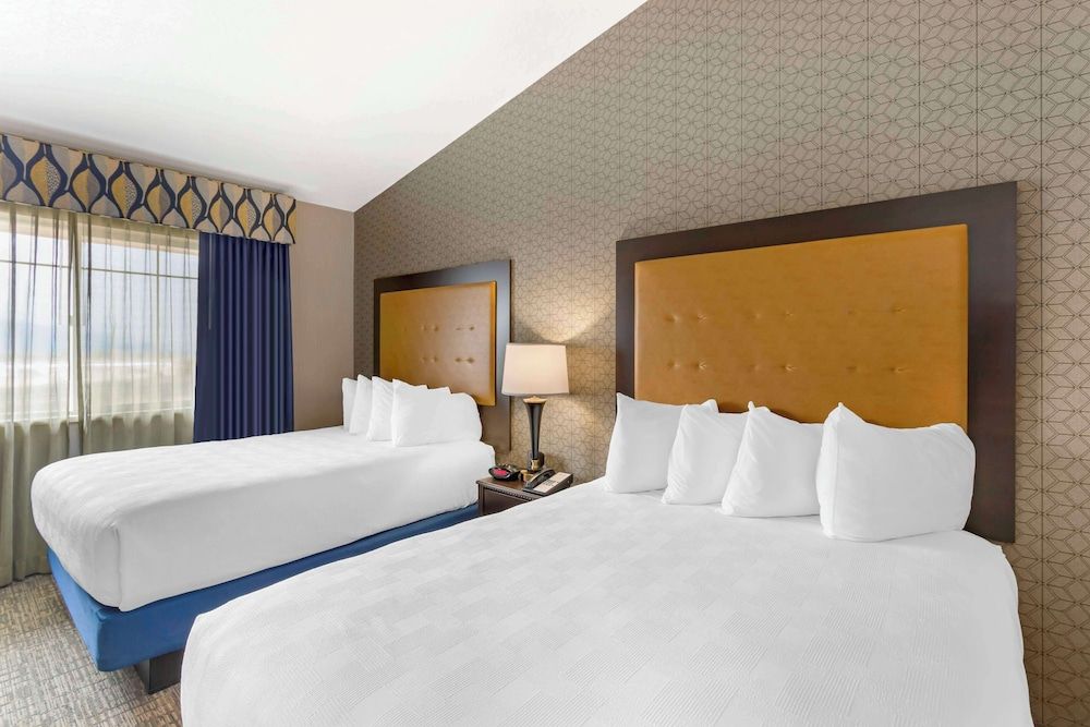 Best Western Plus Grant Creek Inn Suite, 2 Queen Beds, Non Smoking, Fireplace