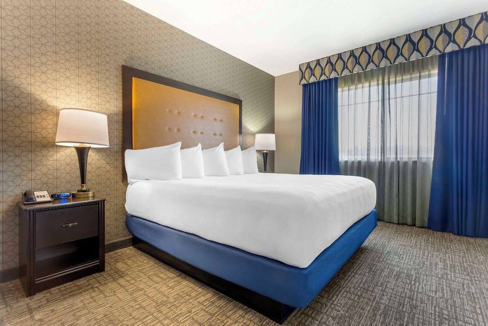 Best Western Plus Grant Creek Inn Suite, 1 King Bed, Non Smoking, Fireplace (with Single Sofabed) 2