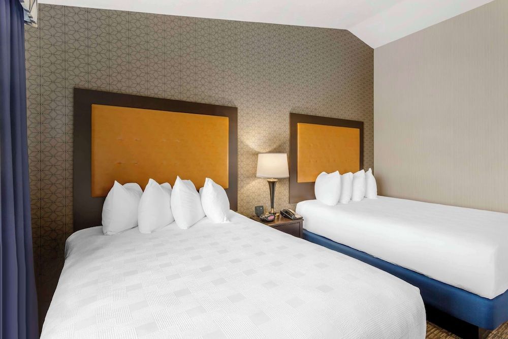 Best Western Plus Grant Creek Inn Suite, 2 Queen Beds, Non Smoking, Fireplace 2