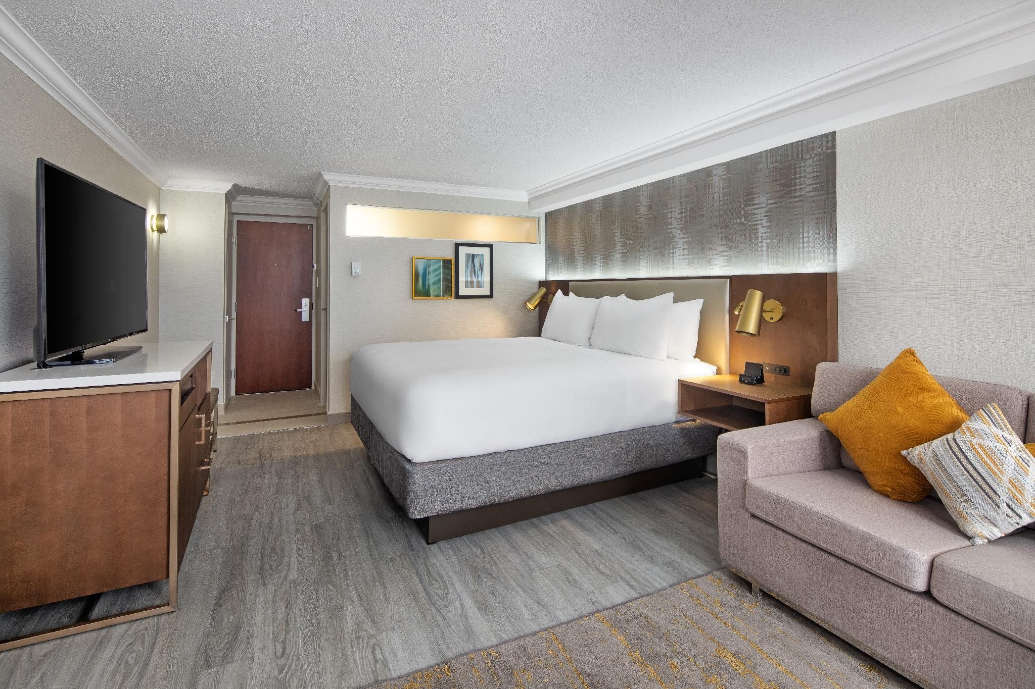 undefined Crowne Plaza Toronto Airport by IHG 5