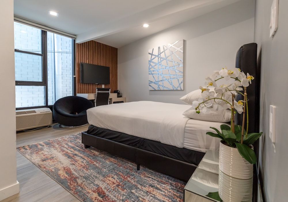 Park Plaza Lodge Hotel Deluxe Queen Bed Room