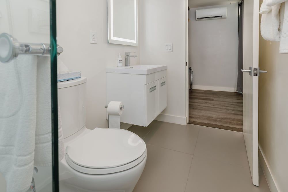 Park Plaza Lodge Hotel Deluxe Queen Bed Room 25