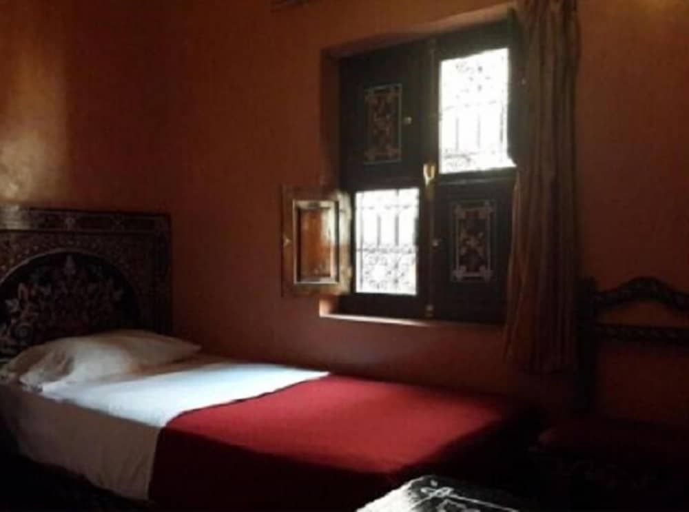 Hotel Cecil Double or Twin Room, Shared Bathroom 6