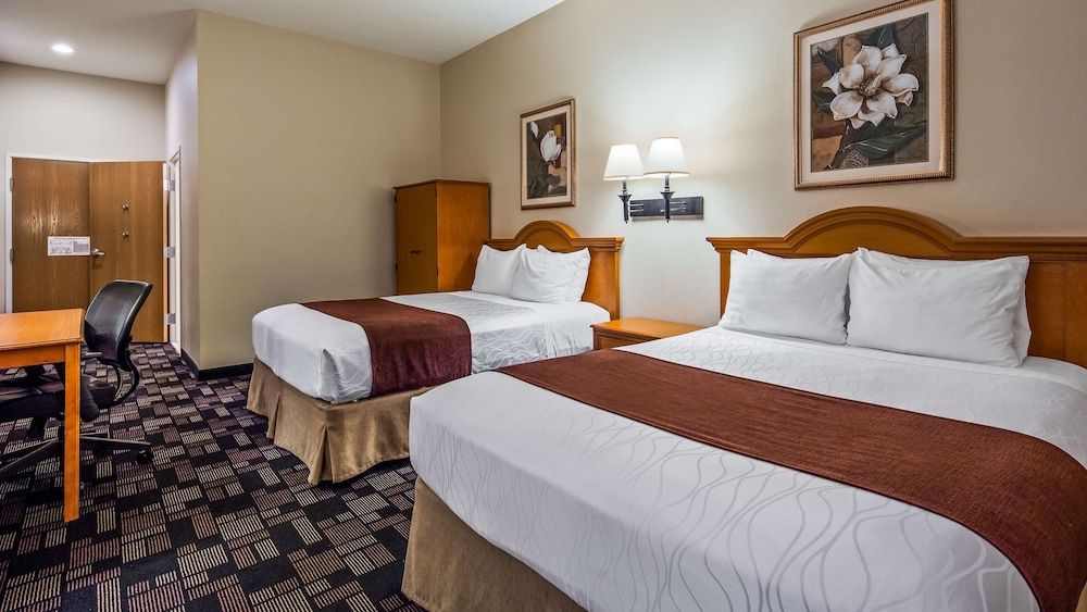 Best Western Longview Standard Room, 2 Queen Beds, Accessible, Bathtub