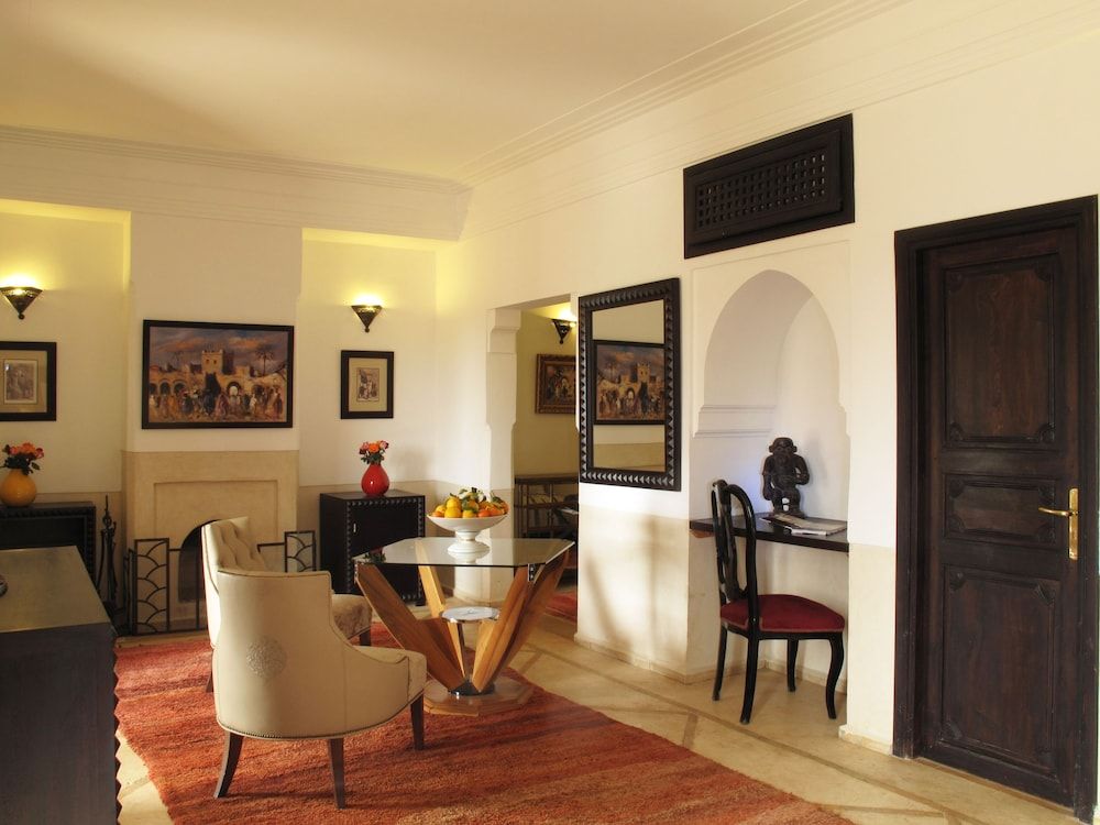 Villa Le Perroquet Bleu Superior Suite, Terrace, Pool View 9