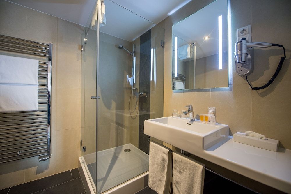 Three Corners Hotel Art Comfort Double Room + Extra bed 4