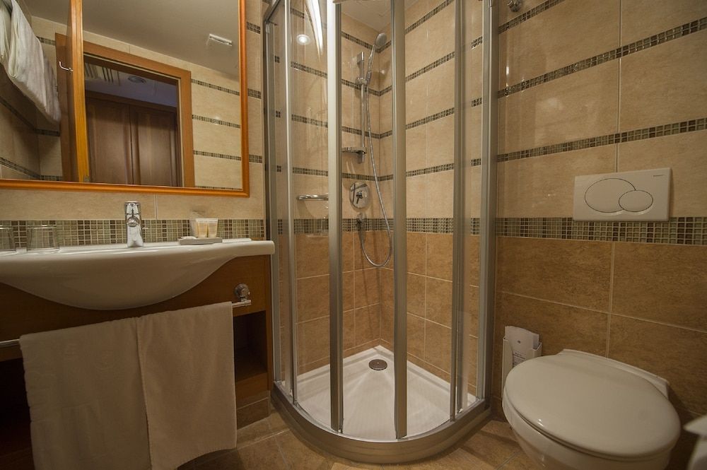 undefined Three Corners Hotel Art 9